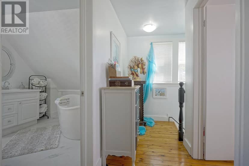 11 Locust Street — photo 19 of 37
