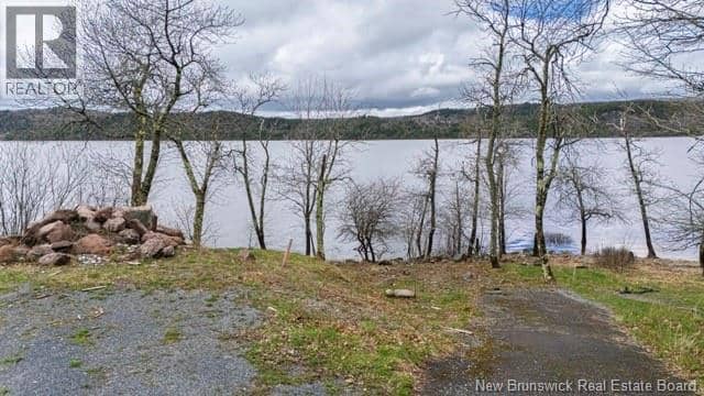 487 Gondola Point Road — photo 2 of 39