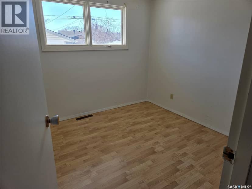 718 98th AVENUE — photo 12 of 24