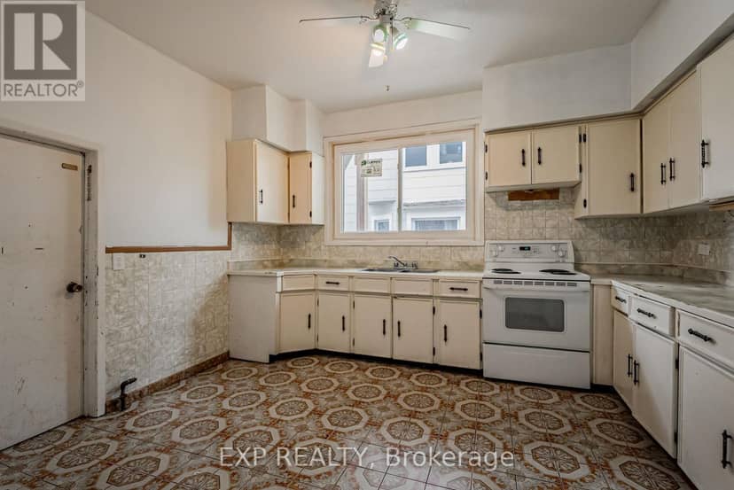 4865 Armoury Street — photo 7 of 28