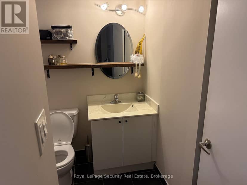 310 - 801 Sheppard Avenue — photo 12 of 13