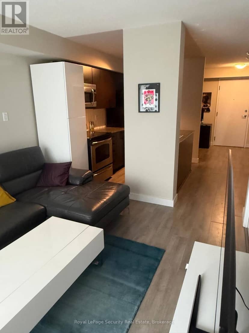 310 - 801 Sheppard Avenue — photo 4 of 13