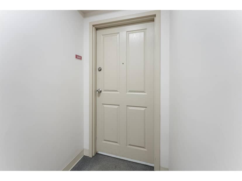 1604 10523 UNIVERSITY DRIVE, Surrey, photo 4