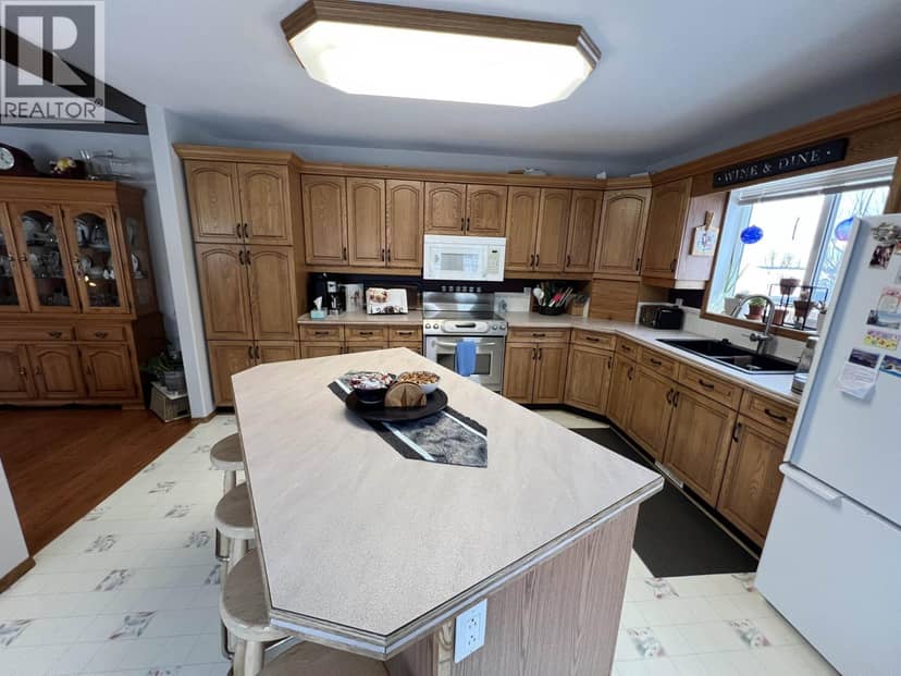 5323 MOUNTAINVIEW DRIVE, Fort Nelson, photo 8