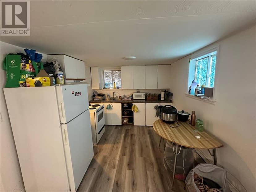 362 St George Street — photo 6 of 16