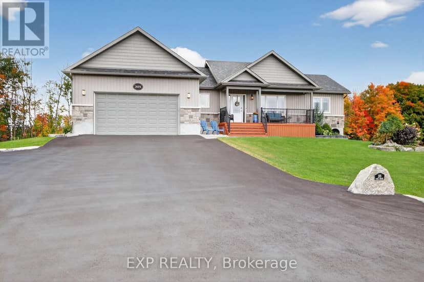 305 Moore Crescent — photo 3 of 40
