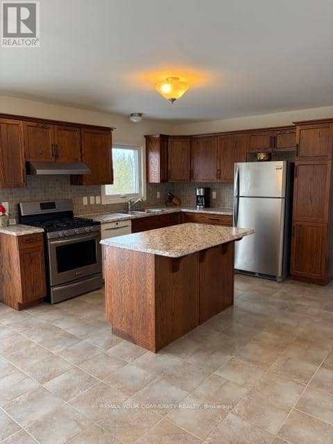 31750 Simcoe Street — photo 14 of 36
