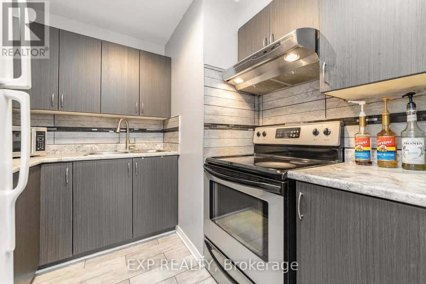 305 - 1490 Heron Road — photo 16 of 38