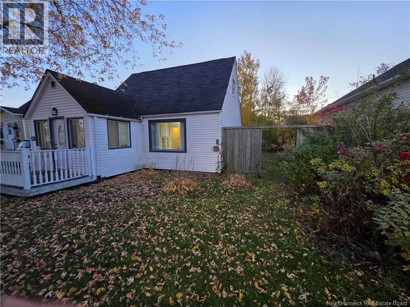 136 Shirley Avenue — photo 2 of 24