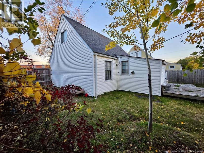 136 Shirley Avenue — photo 3 of 24