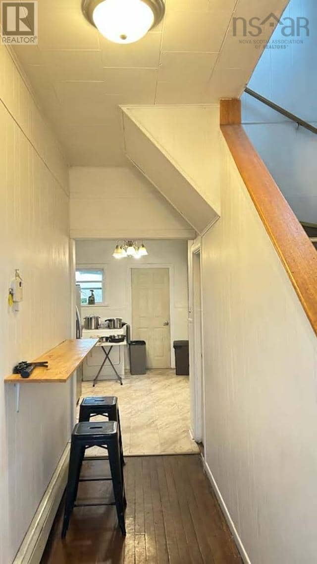 80 Swan Street — photo 2 of 8