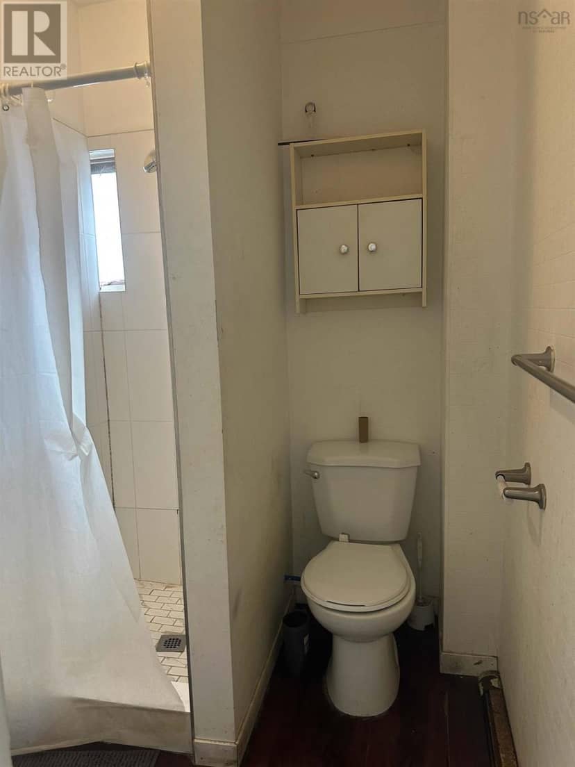 80 Swan Street — photo 8 of 8