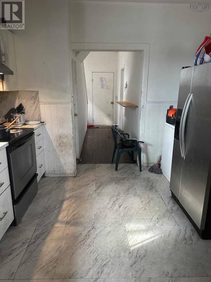 80 Swan Street — photo 3 of 8