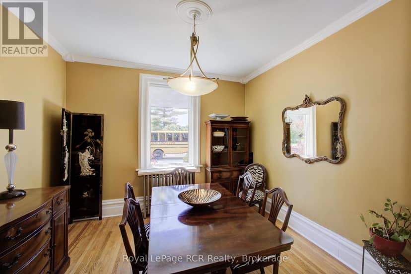 181 Georgina Street — photo 10 of 40