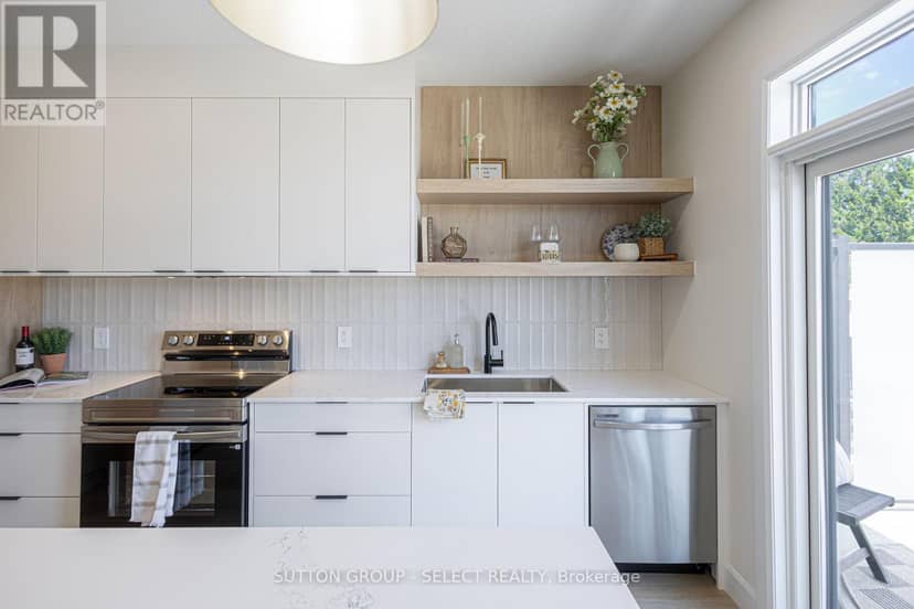 14 - 233 Upper Queen Street — photo 21 of 35