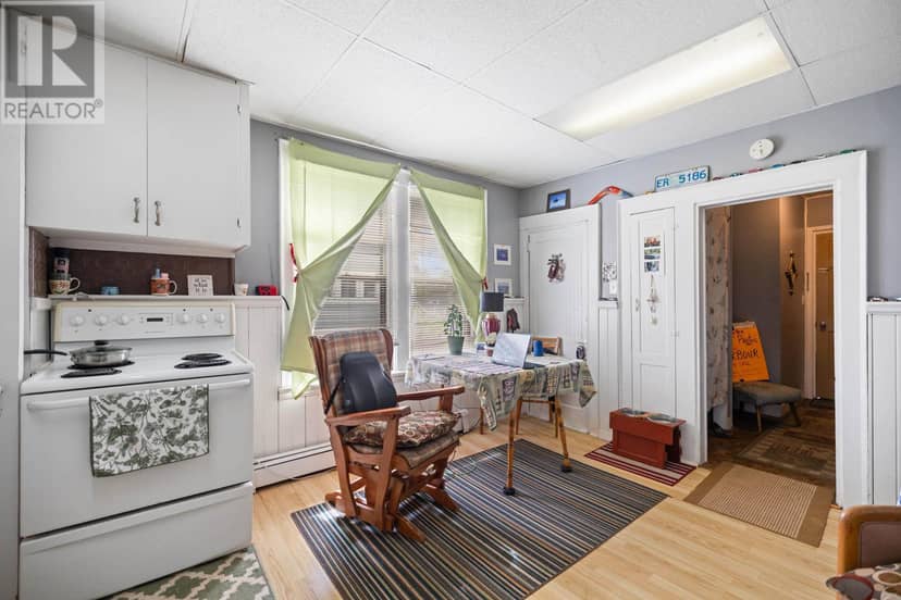 379 Oak Avenue — photo 13 of 22