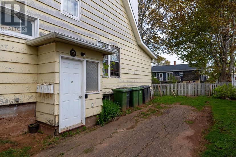 379 Oak Avenue — photo 6 of 22