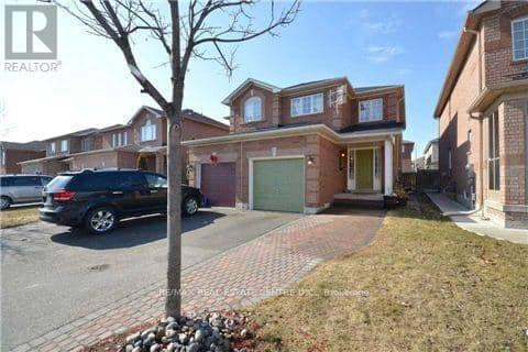 23 Lonestar Crescent — photo 1 of 20