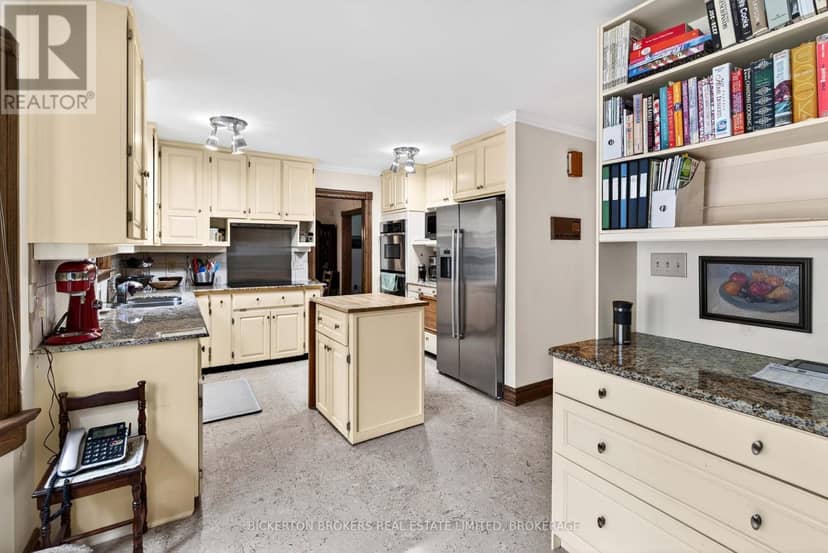 36 Shemrock Drive — photo 13 of 33