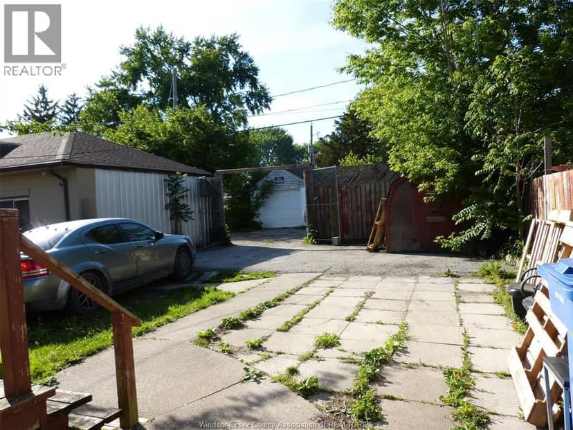 1434 Tecumseh Boulevard — photo 4 of 24