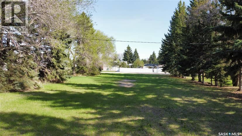 912 Victoria AVENUE — photo 8 of 12
