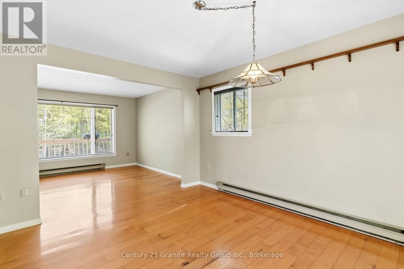117 Riverside Drive E — photo 12 of 40