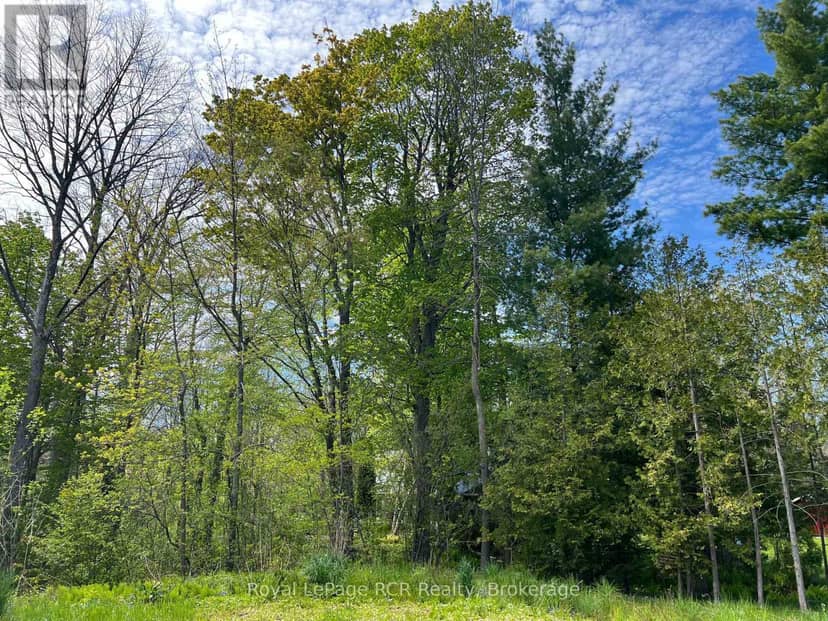 48 Gordon Crescent — photo 1 of 11