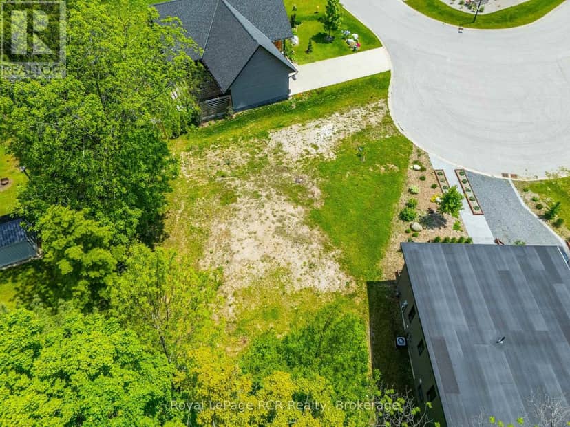 48 Gordon Crescent — photo 7 of 11