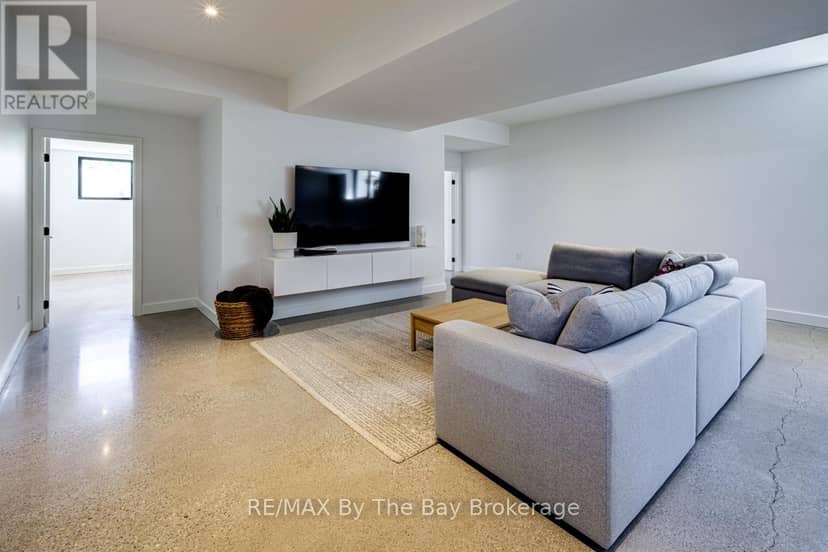 18 Raintree Court — photo 34 of 40