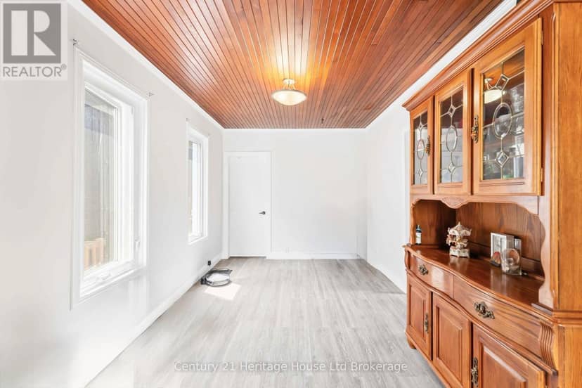34 Humboldt Parkway — photo 7 of 31