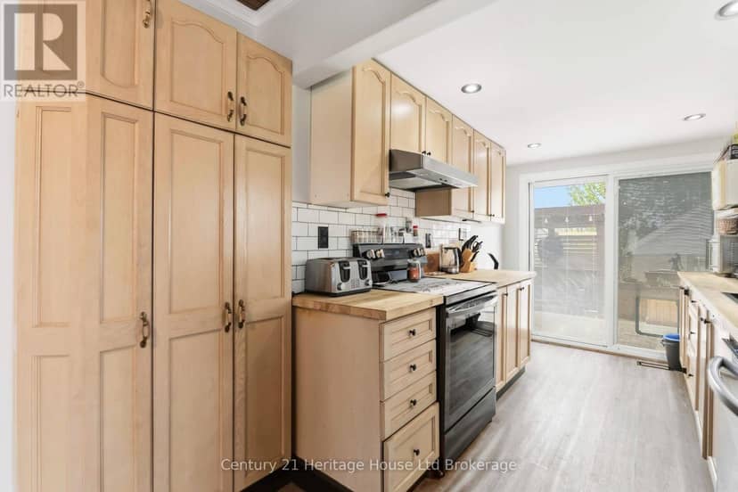 34 Humboldt Parkway — photo 3 of 31