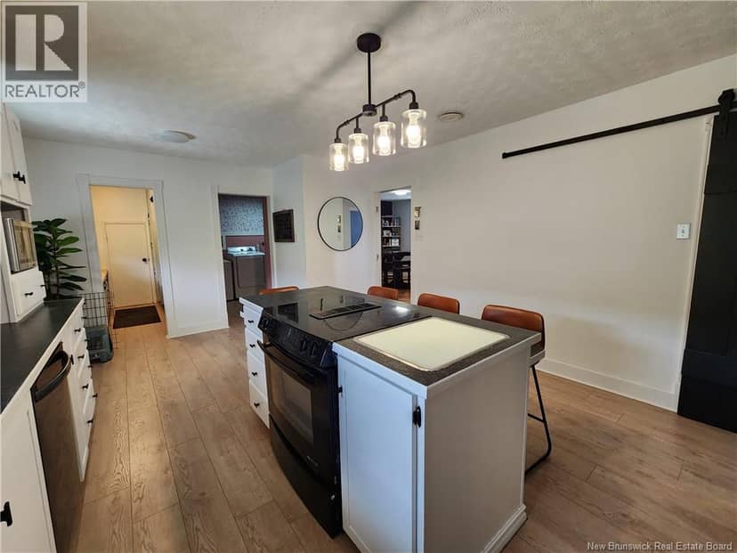 315 Bernier Street — photo 11 of 40