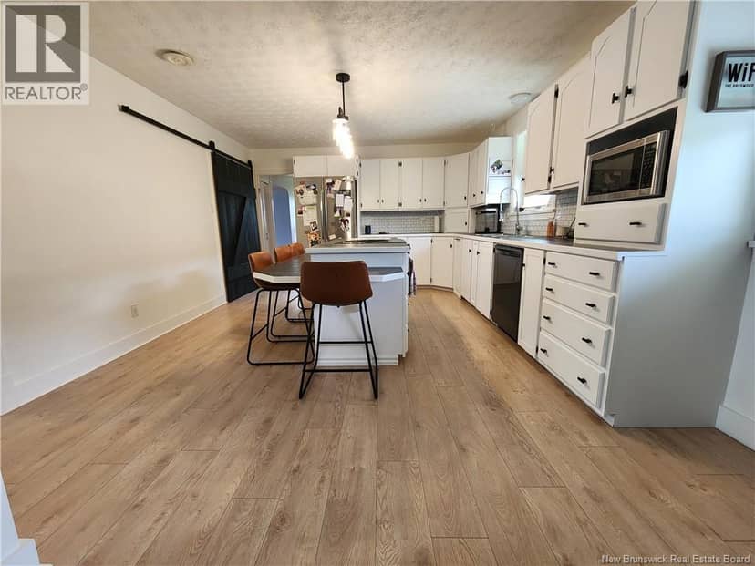 315 Bernier Street — photo 7 of 40