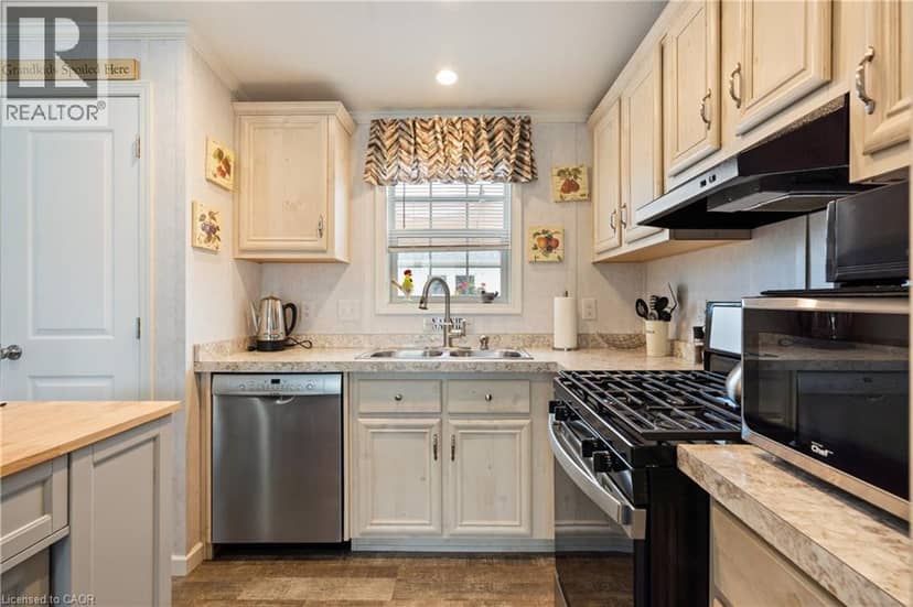 22 COPPER BEECH Drive — photo 10 of 29