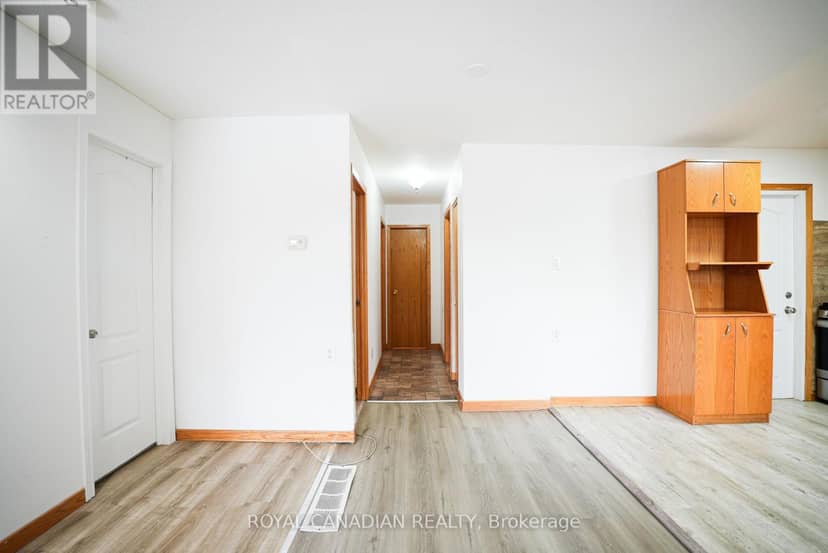 67 Sutherland Avenue — photo 10 of 34