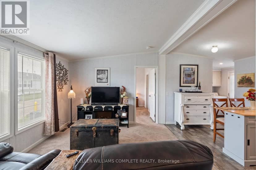 22 Copper Beech Drive — photo 3 of 29