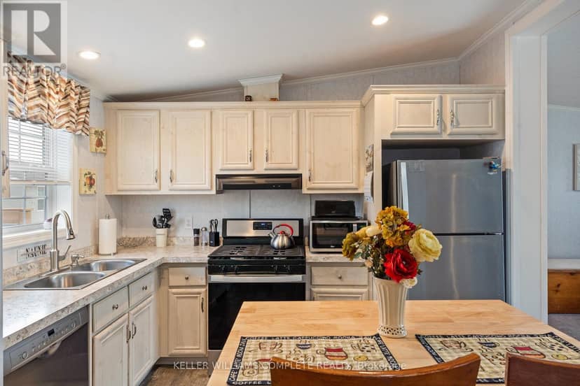 22 Copper Beech Drive — photo 9 of 29