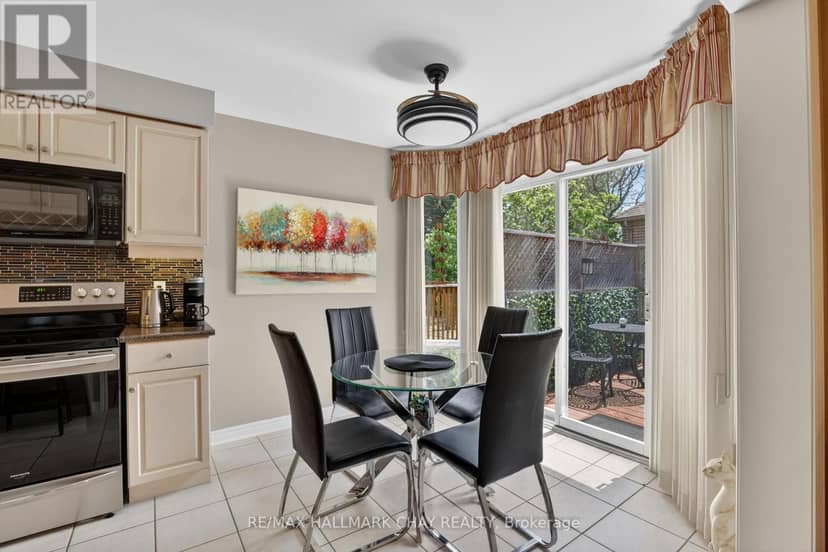 21 Briar Gate Way — photo 9 of 36