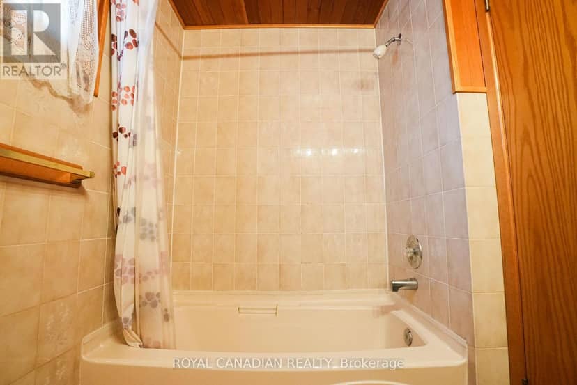 67 Sutherland Avenue — photo 16 of 34