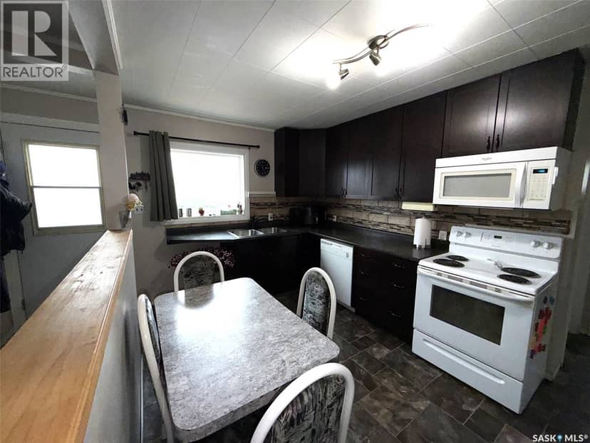 412 Main STREET — photo 7 of 23