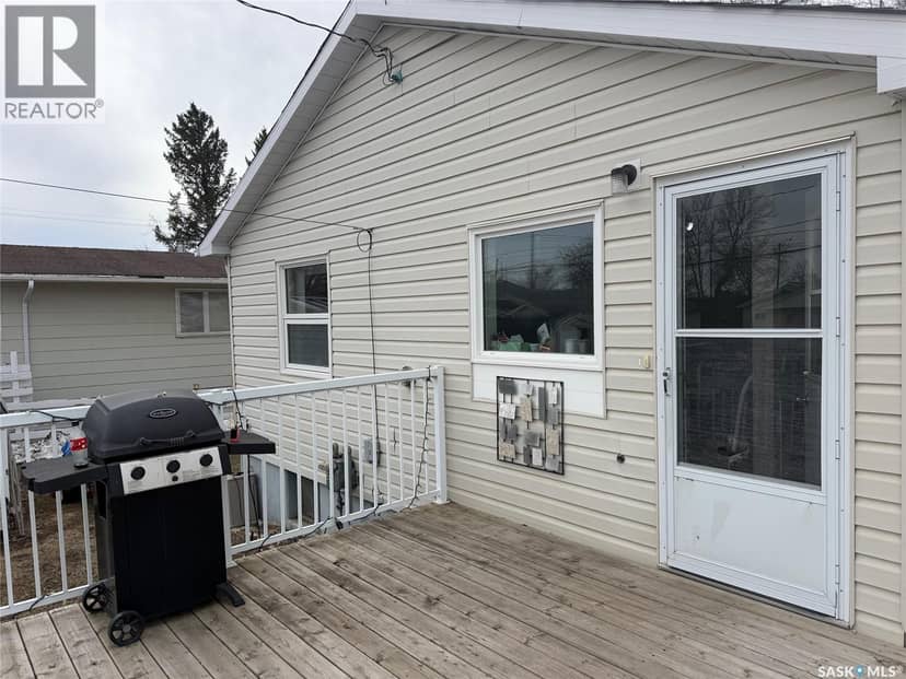 412 Main STREET — photo 3 of 23