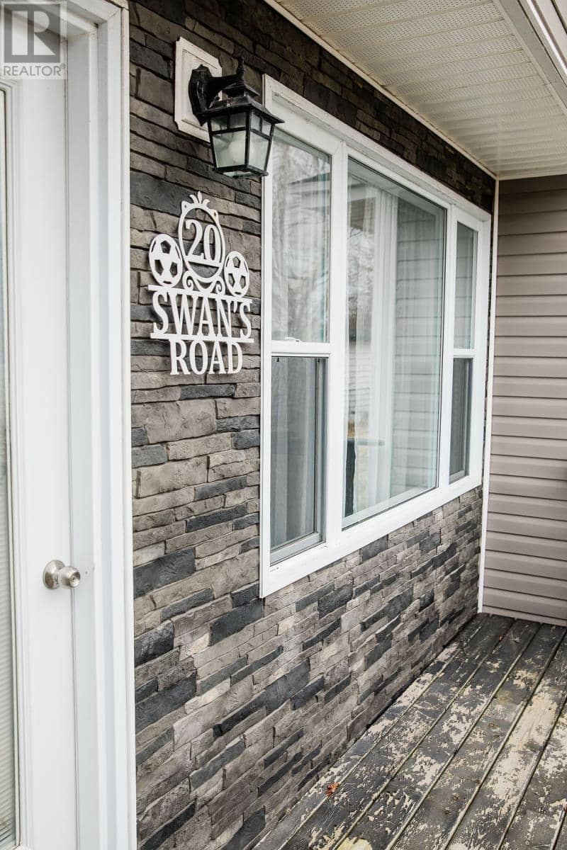 20 Swan's Road, Placentia, photo 2