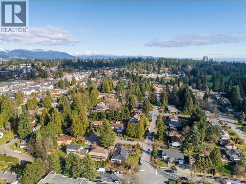 525 PERTH AVENUE, Coquitlam, photo 2
