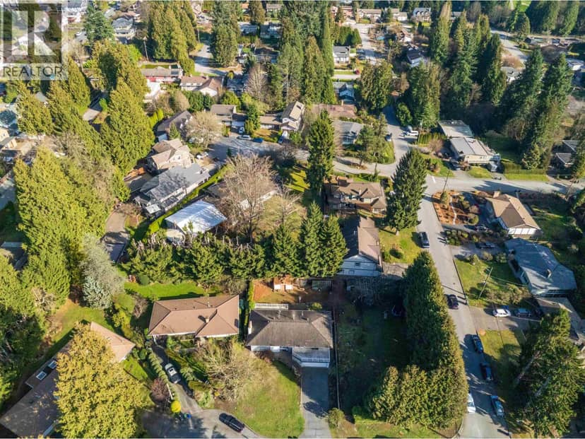 525 PERTH AVENUE, Coquitlam, photo 3