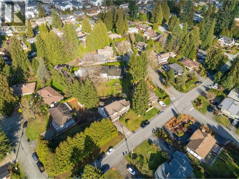 525 PERTH AVENUE, Coquitlam, photo 4