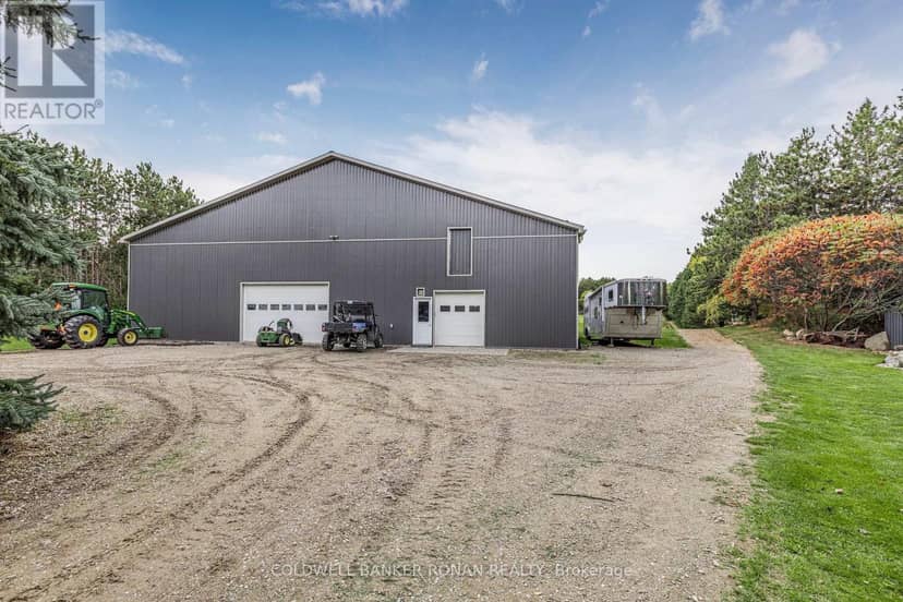 836138 4th Line E — photo 9 of 40
