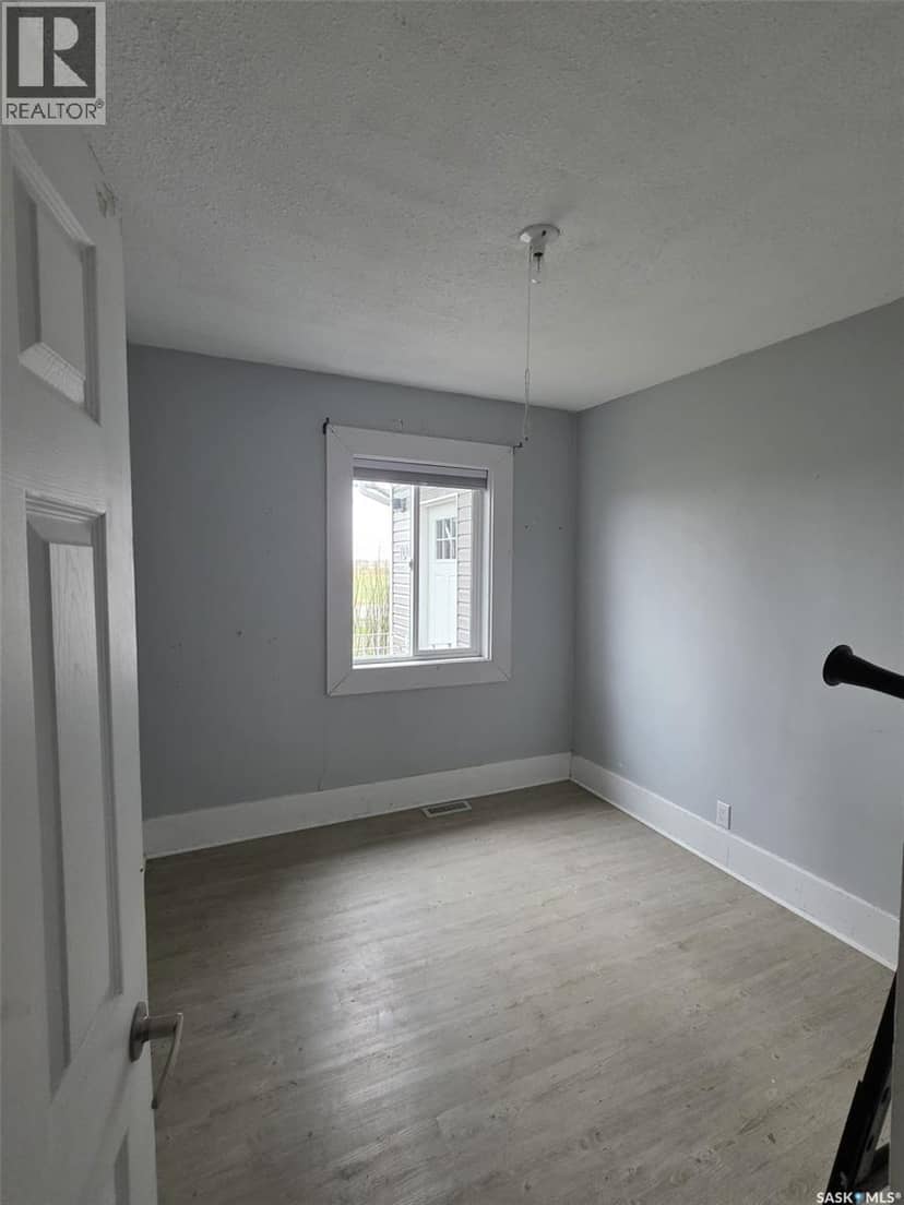 700 Railway AVENUE — photo 10 of 17
