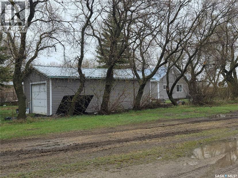 700 Railway AVENUE — photo 3 of 17