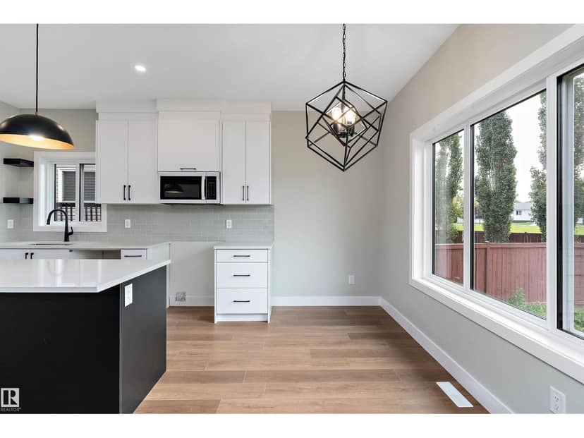 5020 50 ST — photo 18 of 40