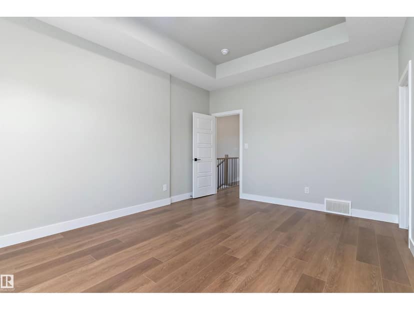 5020 50 ST — photo 34 of 40